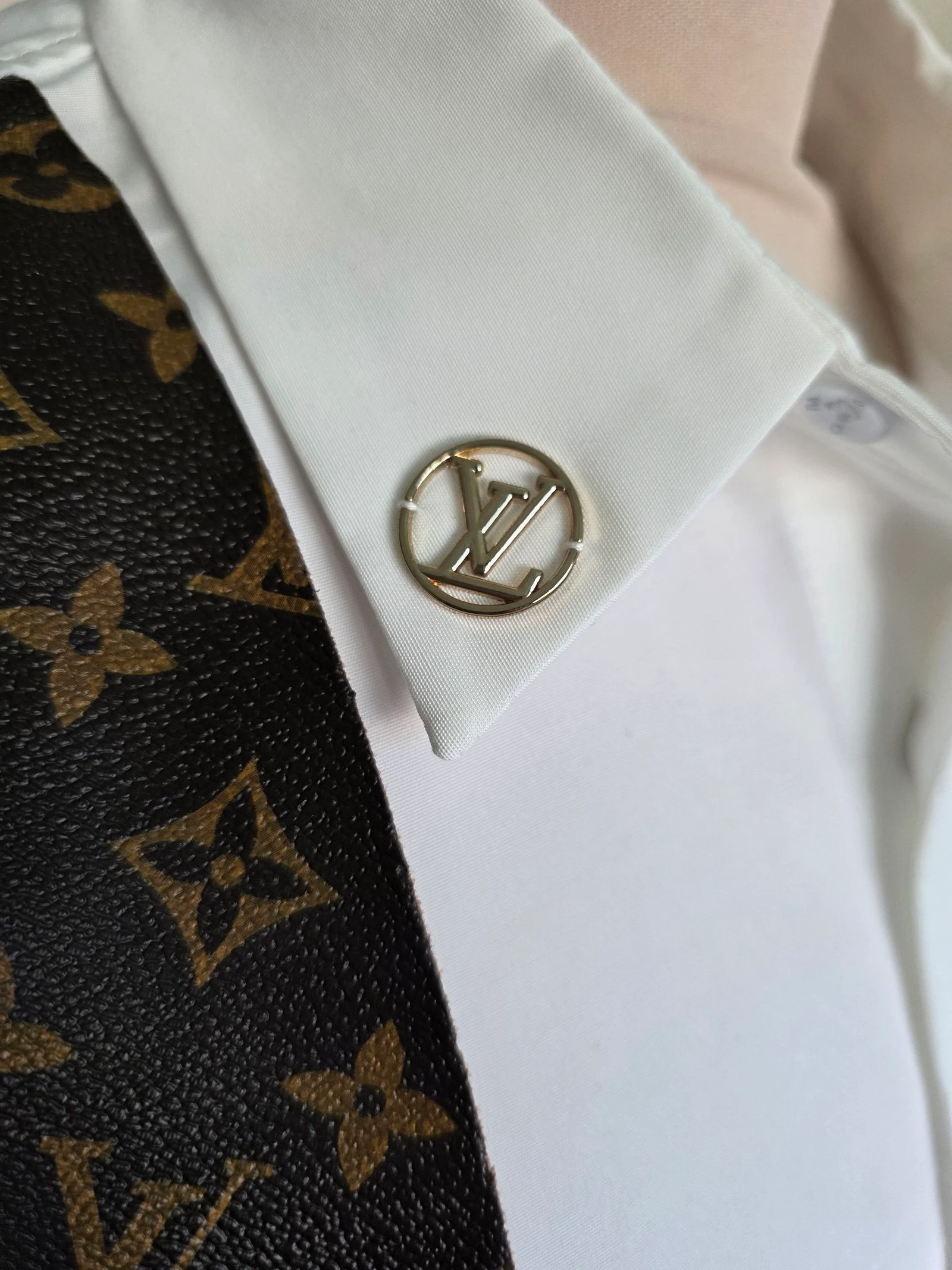 White LV Shirt – photo 4